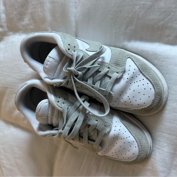 LAST CHANCE!! 
Nike Dunks - Picture 2 of 7